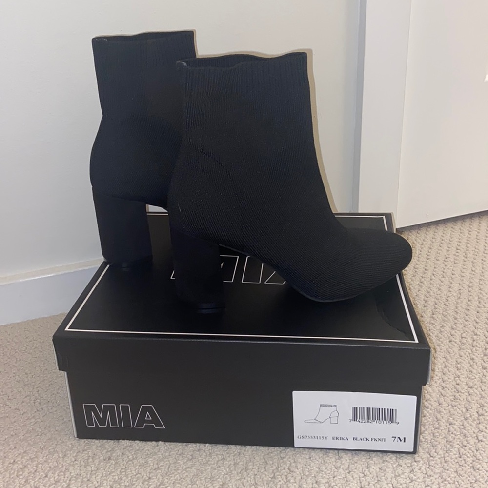 NWT Black Boots